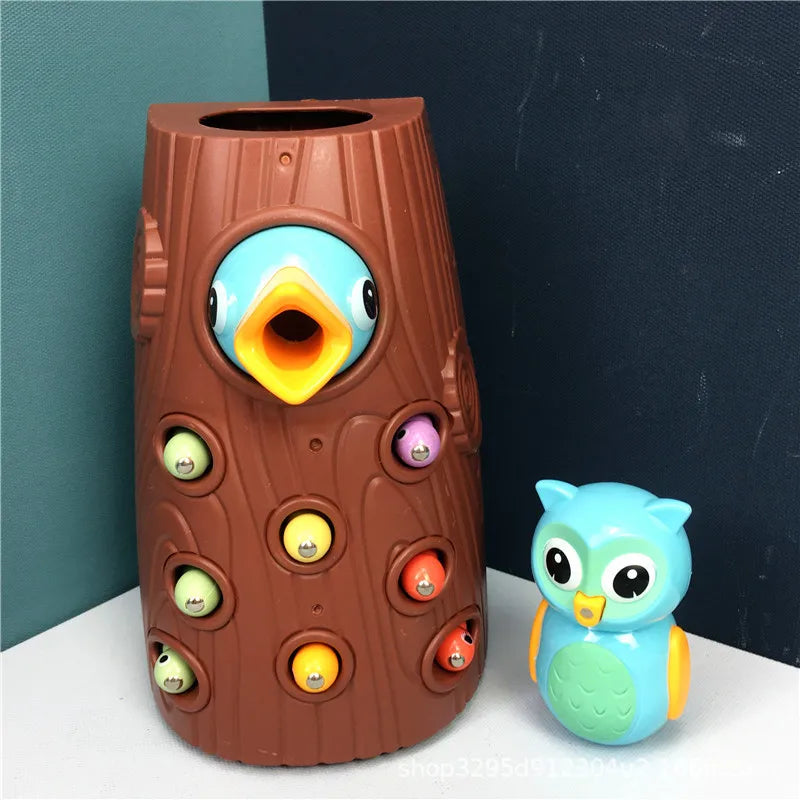 Montessori Hackspettslek – Magnetiskt mata mask-spelet