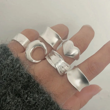 Ringset Astrid (set med bred måndesign i silverfärg – minimalistiskt)