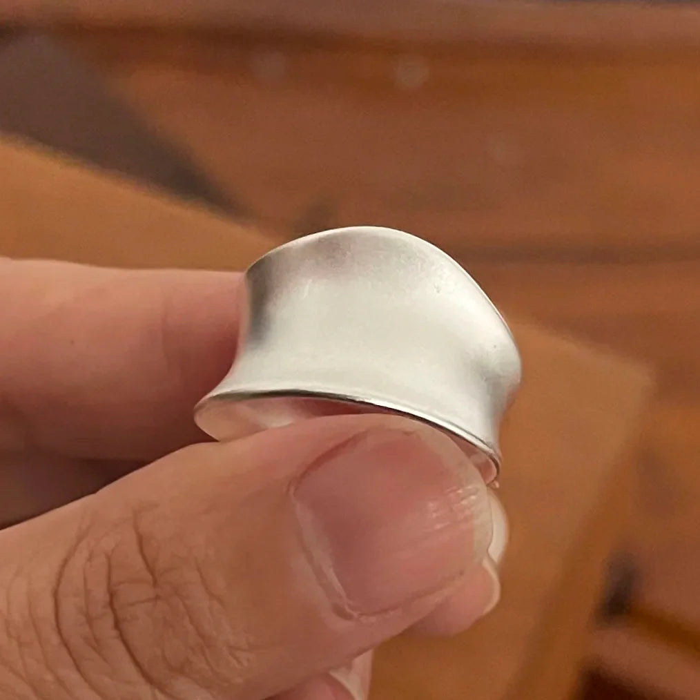 Ringset Astrid (set med bred måndesign i silverfärg – minimalistiskt)