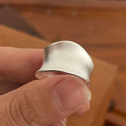 Ringset Astrid (set med bred måndesign i silverfärg – minimalistiskt)