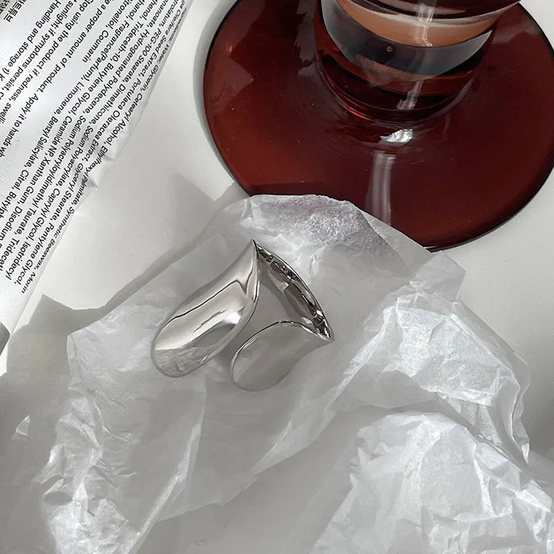 Ring Sanna (handgjord ring med oregelbundna vattendroppar & korsdesign)