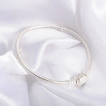 Armband Helena (ormkedja i silverfärg – mjuk och stilren)