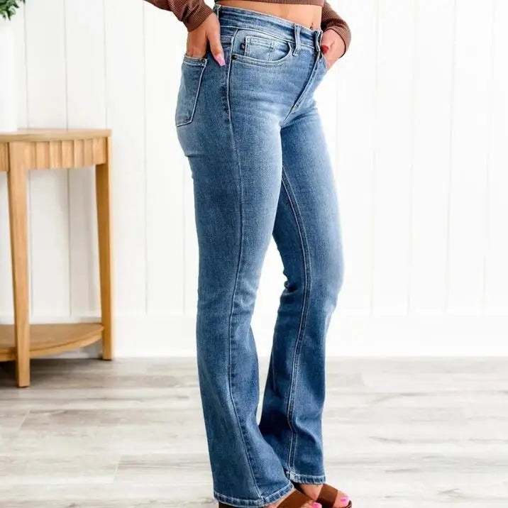 StretchJeans™ – Högmidjade Blå Jeans med Mjuk Passform