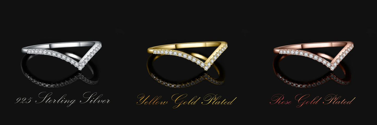 V-formad ring med sten – stapelbar design