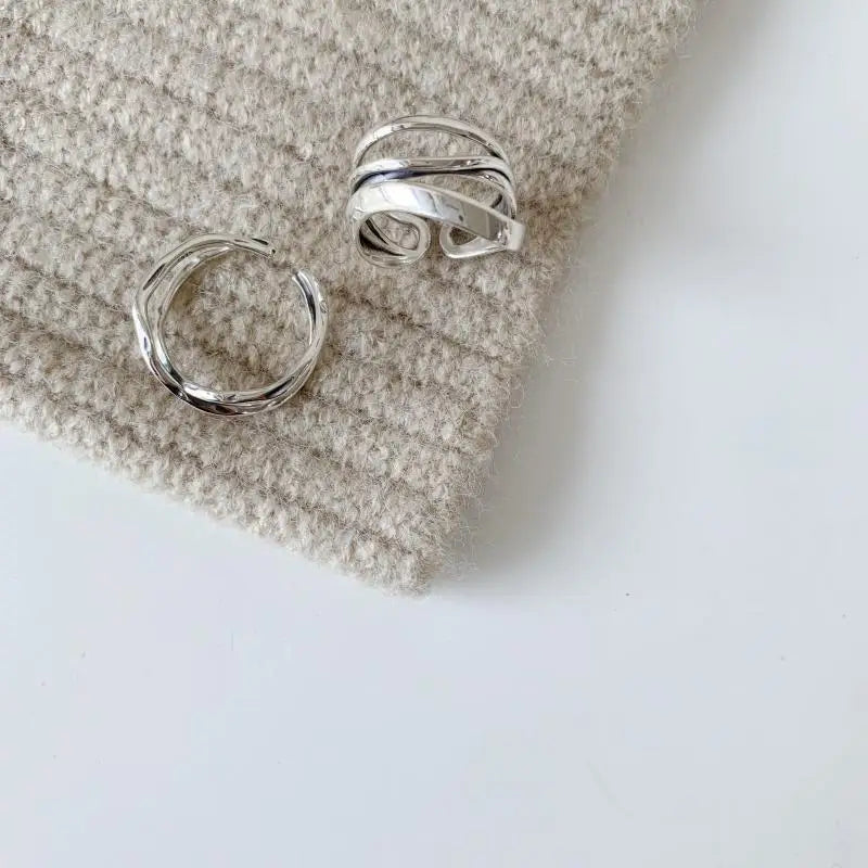 Ring Sanna (handgjord ring med oregelbundna vattendroppar & korsdesign)