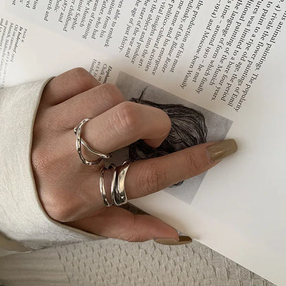 Ring Sanna (handgjord ring med oregelbundna vattendroppar & korsdesign)