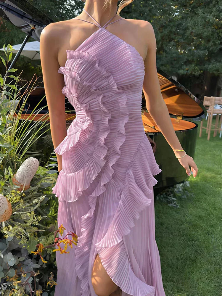 Elegantti olkapäät paljastava mekko – avoin selkä