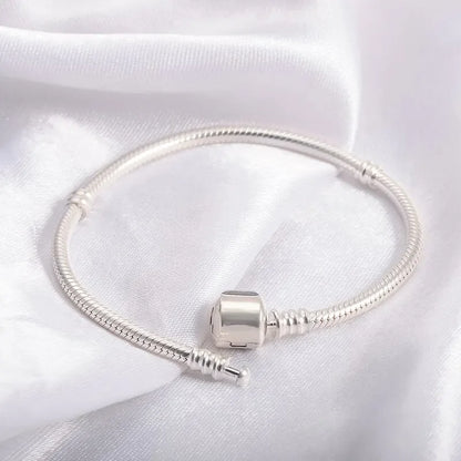Armband Helena (ormkedja i silverfärg – mjuk och stilren)