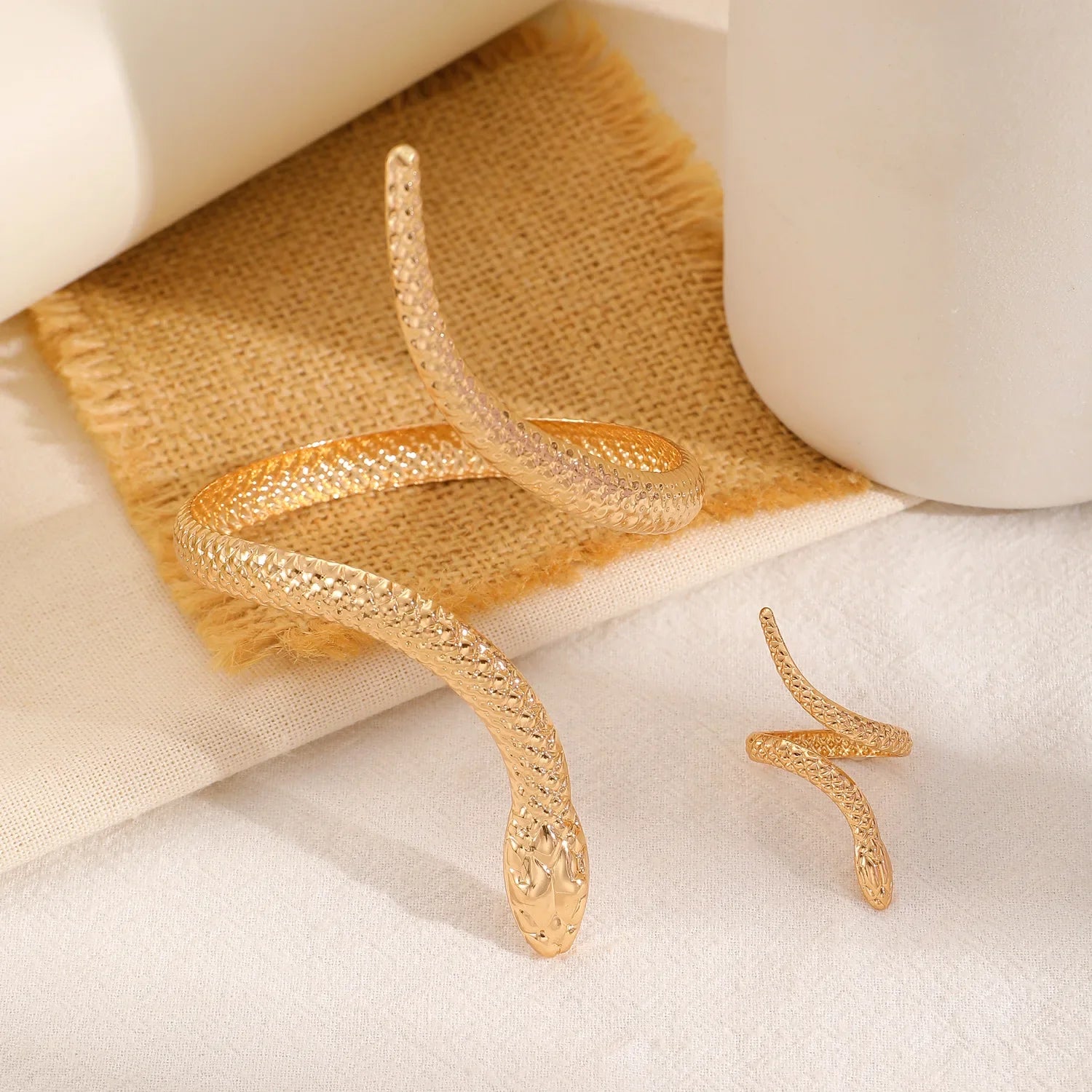 Smyckeset Selma (ormring & cuff-armband i silverfärg – punkstil)