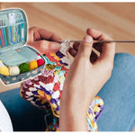 Virkkuukoukkusarja tarvikkeineen – puikot, merkit ja säilytyspussi