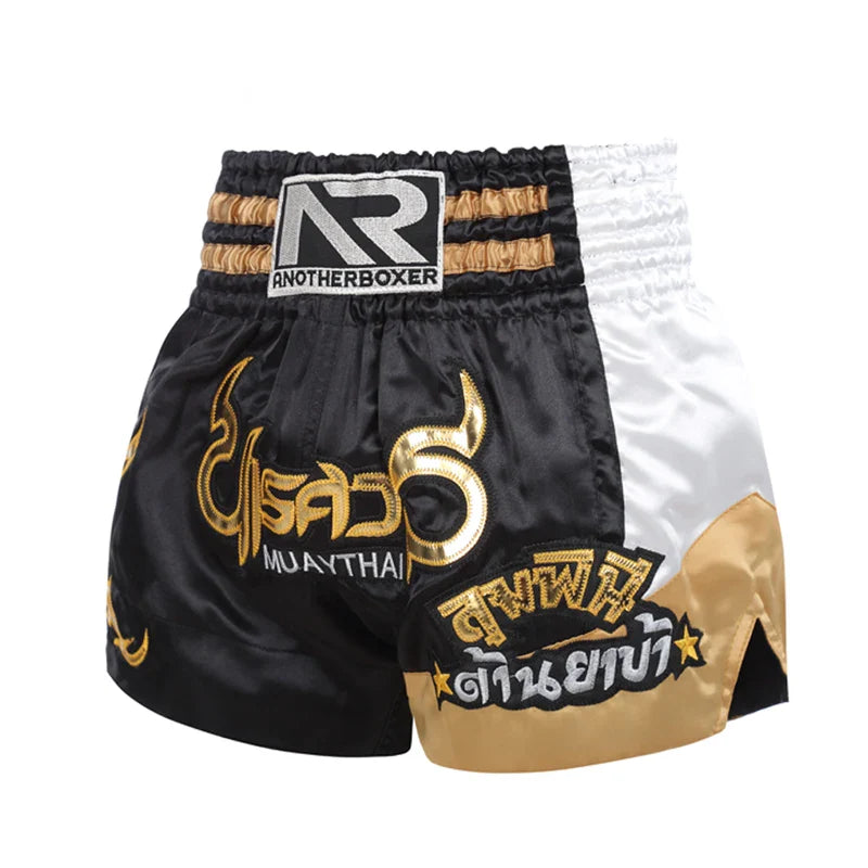 Muay Thai shorts – broderade kickboxningsshorts för vuxna & barn