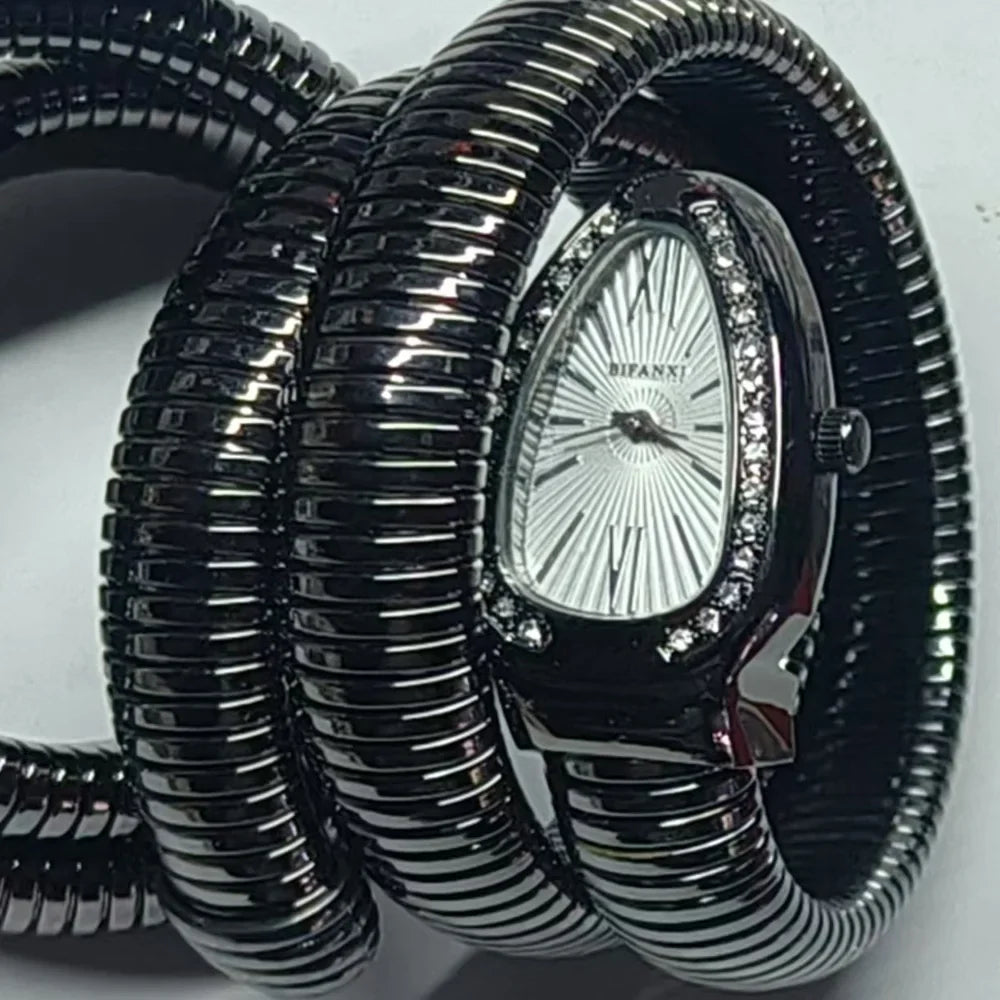 Klocka Helena (damklocka i guldfärg med armband – lyxig stil)