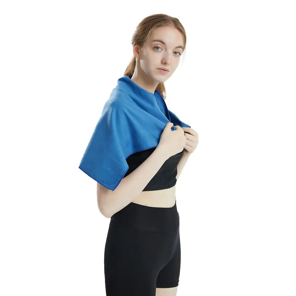 Mikrofiberhandduk – snabbtorkande & sandfri för strand, gym & resa