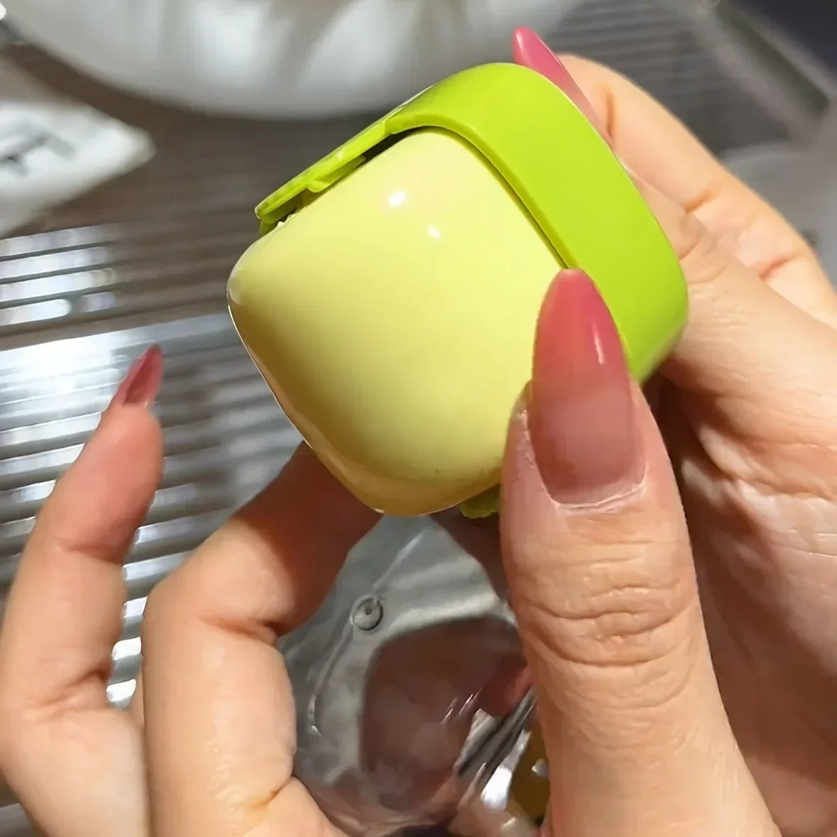 LuddFix™ – Uudelleenkäytettävä nukkarulla lemmikkien karvoille (2 kpl)