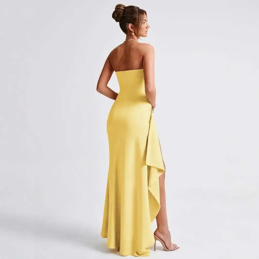 Sommarklänning – axelbandslös festklänning med slits