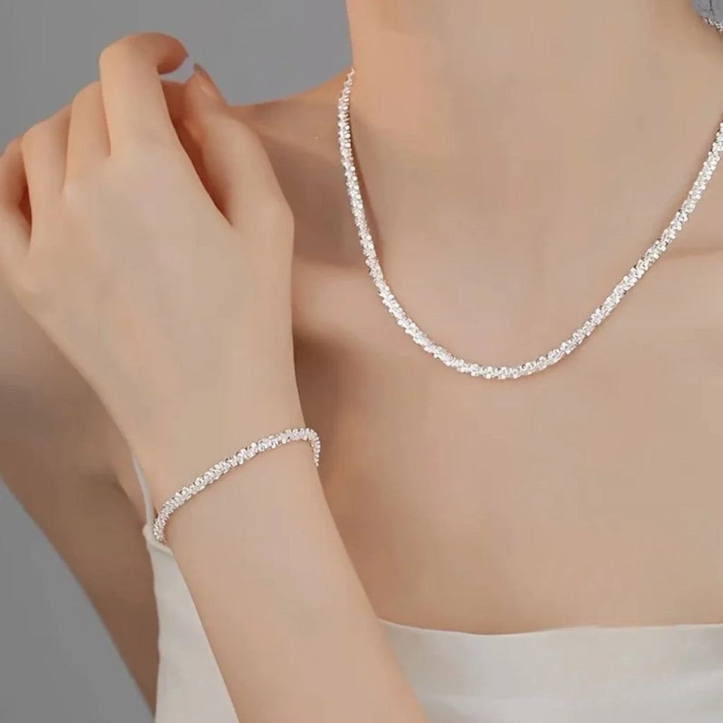 Elegant Smyckeset – halsband & armband i silverlook