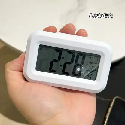 Digital väckarklocka med LED – alarm, kalender & snooze