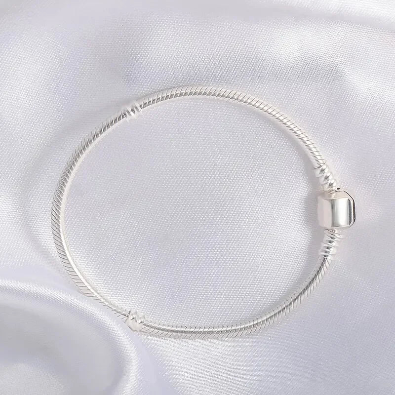 Armband Helena (ormkedja i silverfärg – mjuk och stilren)