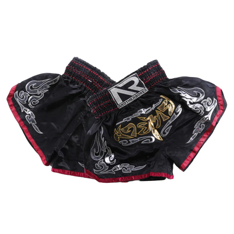 Muay Thai shorts – broderade kickboxningsshorts för vuxna & barn