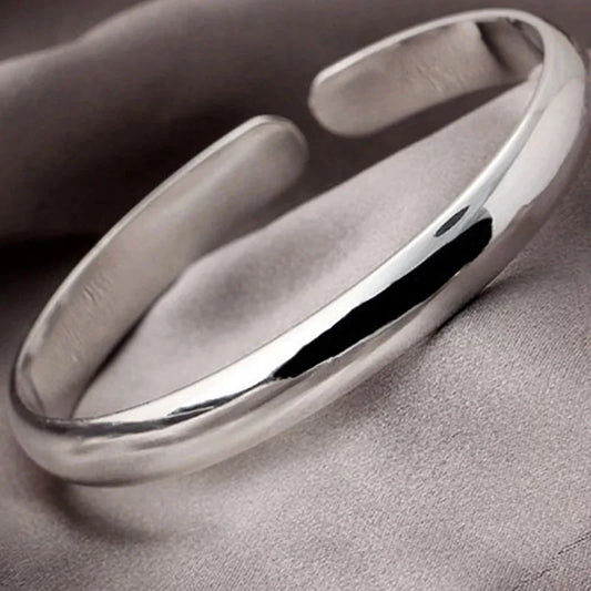 Armband Greta (cuff-armband i silver – retro polerad design)