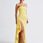 Sommarklänning – axelbandslös festklänning med slits