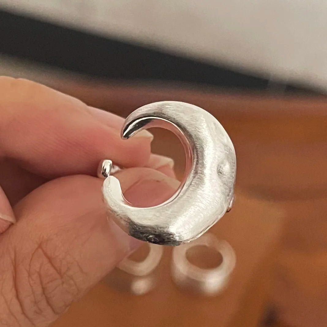 Ringset Astrid (set med bred måndesign i silverfärg – minimalistiskt)