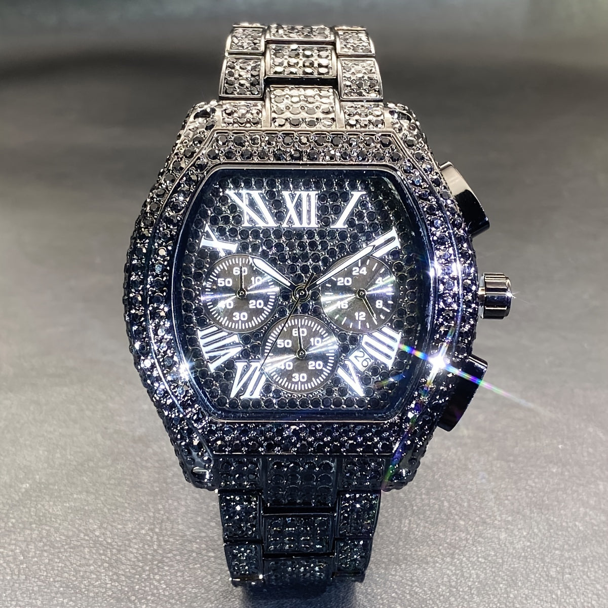 Imperial Timepiece – herrklocka med strass & festlig design
