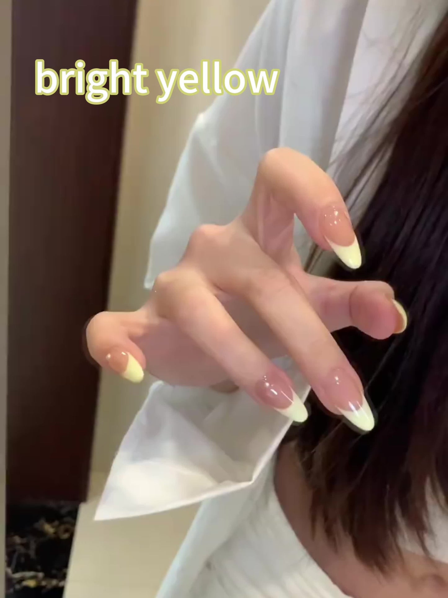 MacaronGul - gel lack i höstens trendton